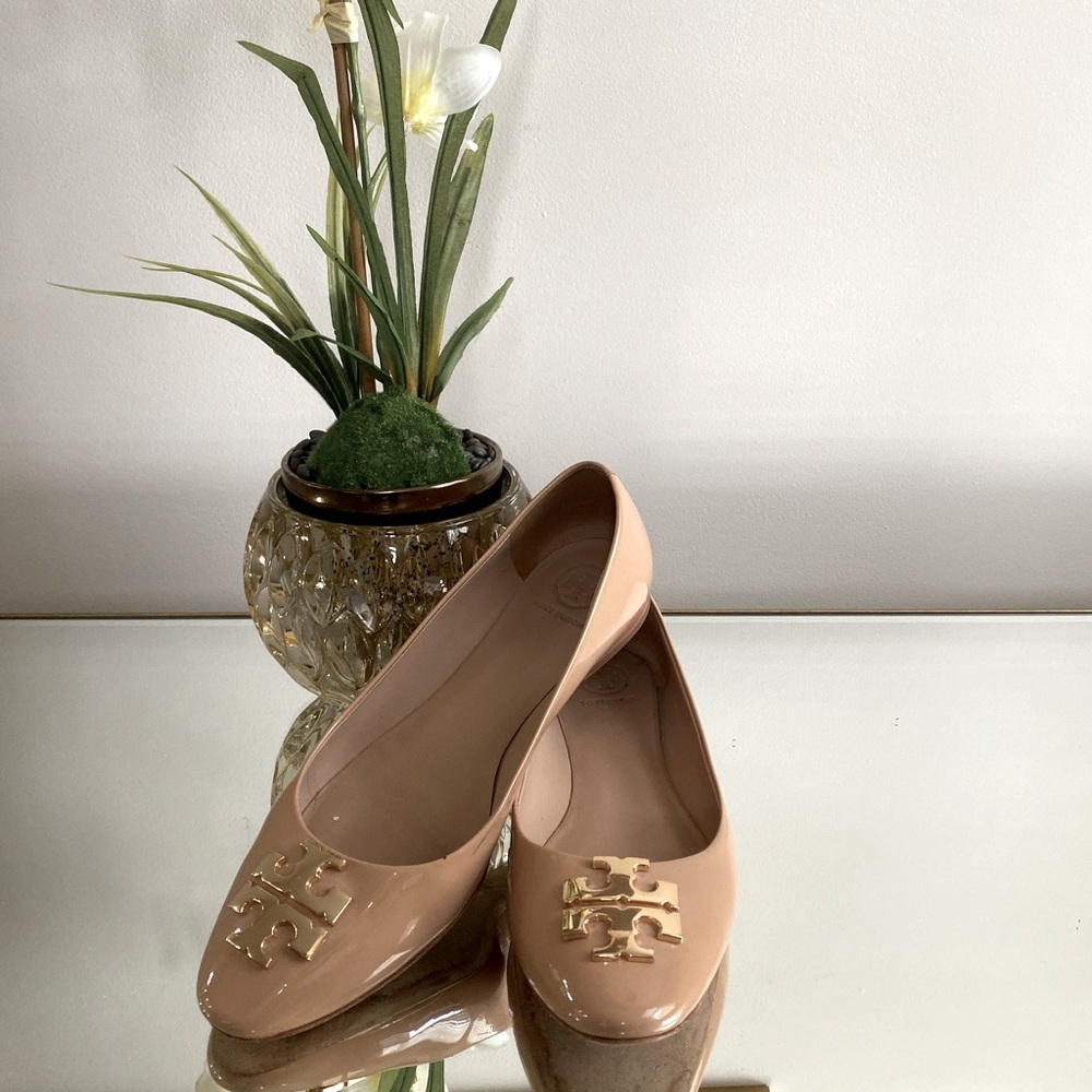 Authentic Tory Burch Nude Patent Leather Flats